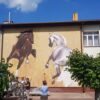 Mural na stulecie urodzin profesora Ludwika Maciąga na ścianie Miejskiego Ośrodka Kultury w Janowie Podlaskim